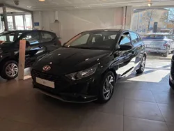 Svart Ny 2024 Hyundai i20 Essential Halvkombi | 226 900 kr (Marknadspris)