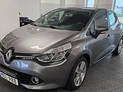 Grå Begagnad 2015 Renault Clio IV Bose Edition Halvkombi | 79 900 kr (Marknadspris)