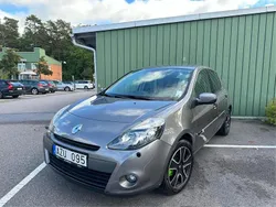 Grå Begagnad 2011 Renault Clio R.S. Halvkombi | 28 000 kr (Marknadspris)