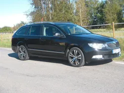 Svart Begagnad 2012 Skoda Superb Elegance Kombi | 74 900 kr (Lite dyr)