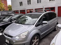 Grå Begagnad 2008 Ford S-MAX S Minibuss | 10 000 kr