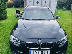 Svart Begagnad 2015 BMW 318 Performance Kombi | 129 000 kr (Marknadspris)