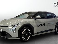 Grön (green) Ny 2025 Kia EV4 Plus Halvkombi | 594 900 kr (Dyr)
