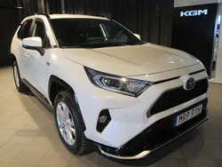 Vit Begagnad 2021 Toyota RAV4 Hybrid Edition SUV | 399 000 kr (Marknadspris)
