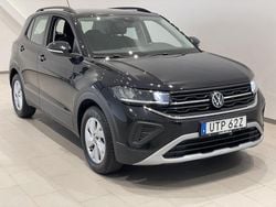 Svart (deep black pearl) Begagnad 2024 VW T-Cross Life SUV | 239 900 kr (Marknadspris)