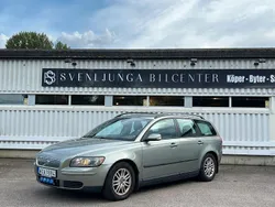 Ljusgrön (grön) Begagnad 2006 Volvo V50 Kombi | 29 900 kr (Marknadspris)