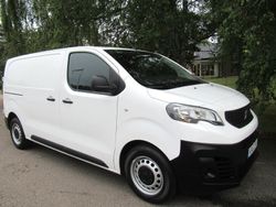 Vit Begagnad 2022 Peugeot Expert Van | 237 500 kr (Marknadspris)