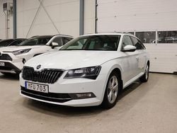 Vit Begagnad 2016 Skoda Superb LAURIN & KLEMENT Kombi | 184 900 kr (Marknadspris)