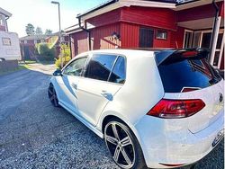 Vit Begagnad 2013 VW Golf VII Halvkombi | 69 000 kr (Marknadspris)