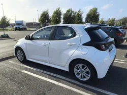 Vit Begagnad 2021 Toyota Yaris Hybrid Active Halvkombi | 154 800 kr (Bra pris)
