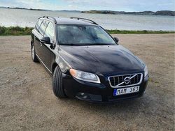 Svart Begagnad 2012 Volvo V70 Momentum Kombi | 79 000 kr (Marknadspris)