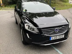 Svart Begagnad 2016 Volvo XC60 Momentum SUV | 175 000 kr (Marknadspris)