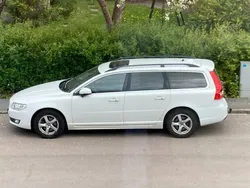 Vit Begagnad 2016 Volvo V70 Momentum Kombi | 89 000 kr (Marknadspris)