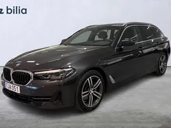 Grå Begagnad 2023 BMW 520 Kombi | 479 000 kr (Marknadspris)