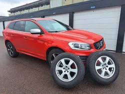 Röd Begagnad 2017 Volvo XC60 R-Design SUV | 205 000 kr (Marknadspris)