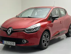 Röd Begagnad 2015 Renault Clio IV | 49 000 kr (Marknadspris)