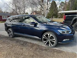 Blå Begagnad 2015 VW Passat GT Kombi | 129 900 kr (Dyr)