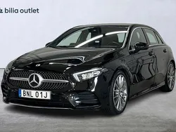 Svart Begagnad 2022 Mercedes A200 AMG Halvkombi | 319 900 kr (Dyr)