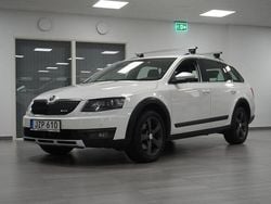Vit Begagnad 2015 Skoda Octavia Kombi | 159 800 kr (Marknadspris)