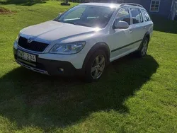 Vit Begagnad 2013 Skoda Octavia Scout Kombi | 66 500 kr (Lite dyr)