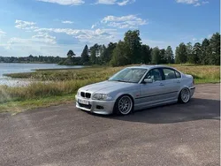 Silver Begagnad 2001 BMW 330 Sedan | 55 000 kr