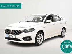 Vit Begagnad 2017 Fiat Tipo Lounge Halvkombi | 99 900 kr (Marknadspris)