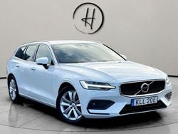 Vit Begagnad 2019 Volvo V60 Momentum Kombi | 244 900 kr (Marknadspris)