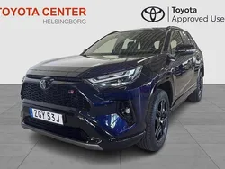 Mörkblå Begagnad 2023 Toyota RAV4 Hybrid Sport SUV | 489 900 kr (Marknadspris)