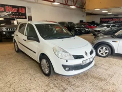 Vit Begagnad 2008 Renault Clio II Halvkombi | 29 900 kr (Marknadspris)