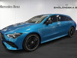Blå Ny 2025 Mercedes CLA200 Shooting Brake AMG Kombi | 457 700 kr