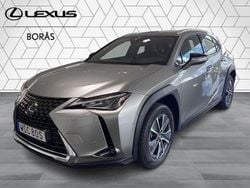 Ljusgrå (grå) Begagnad 2021 Lexus UX 300e SUV | 289 900 kr (Marknadspris)