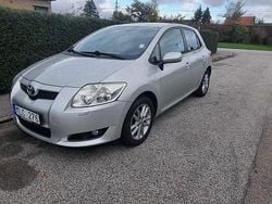 Silver Begagnad 2010 Toyota Auris Halvkombi | 59 900 kr (Marknadspris)
