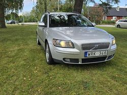 Grå Begagnad 2005 Volvo V50 Kinetic Kombi | 19 900 kr (Lite dyr)