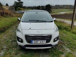 Vit Begagnad 2015 Peugeot 3008 Kombi | 89 000 kr (Marknadspris)