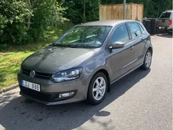 Grå Begagnad 2011 VW Polo Halvkombi | 68 000 kr (Marknadspris)