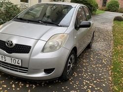 Silver Begagnad 2007 Toyota Yaris Halvkombi | 31 999 kr (Marknadspris)