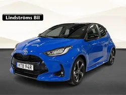 Blå Begagnad 2024 Toyota Yaris Hybrid Edition Halvkombi | 289 000 kr (Marknadspris)