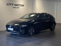 Svart Begagnad 2022 Mazda 3 Sky Halvkombi | 229 900 kr (Bra pris)