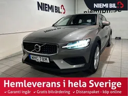 Grå Begagnad 2019 Volvo V60 CC Momentum Kombi | 279 900 kr (Marknadspris)