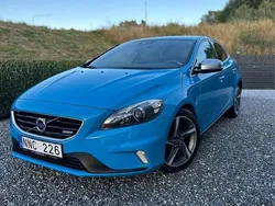 Blå Begagnad 2014 Volvo V40 R-Design Kombi | 125 000 kr (Marknadspris)