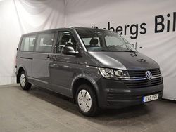 Grå Begagnad 2020 VW Caravelle Minibuss | 379 000 kr (Marknadspris)