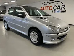 Ljusgrå Begagnad 2008 Peugeot 206 Halvkombi | 24 900 kr (Marknadspris)