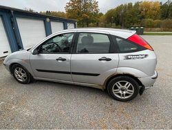 Begagnad 2002 Ford Focus Halvkombi | 10 000 kr