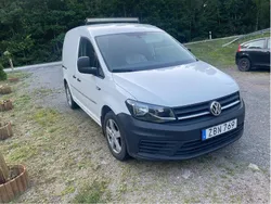 Vit Begagnad 2018 VW Caddy Minibuss | 99 000 kr (Marknadspris)