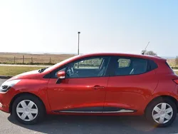 Röd Begagnad 2019 Renault Clio IV Zen Halvkombi | 104 900 kr (Marknadspris)