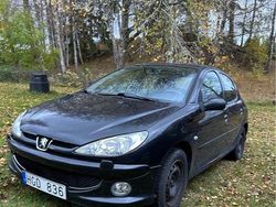 Svart Begagnad 2007 Peugeot 206 Halvkombi | 12 000 kr (Bra pris)