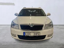 Vit Begagnad 2013 Skoda Octavia Elegance Kombi | 85 000 kr (Bra pris)