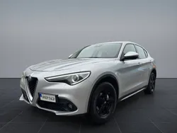 Grå Begagnad 2017 Alfa Romeo Stelvio Super SUV | 229 900 kr (Dyr)