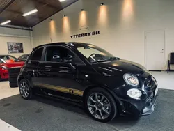 Svart Begagnad 2021 Abarth 595 Halvkombi | 159 900 kr (Marknadspris)