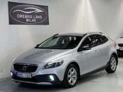 Silver Begagnad 2014 Volvo V40 CC Kombi | 124 900 kr (Marknadspris)